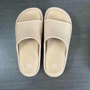 Wild Fable Beige Slide Sandals
